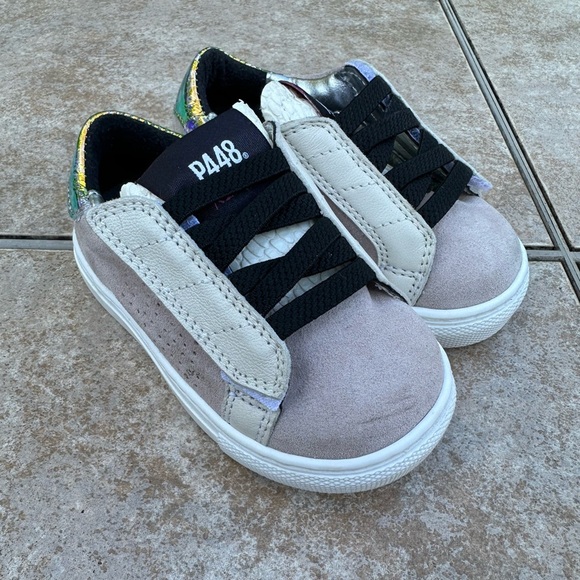 P448 john kid's sneakers size 21. - Picture 12 of 12